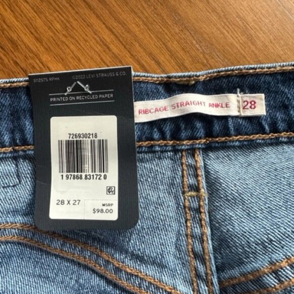 Levi's® Ribcage High Waist Ankle Straight Leg Jeans - NWT - Picture 8 of 8